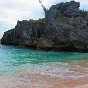 Stonehole bay rock used for diving and jumping